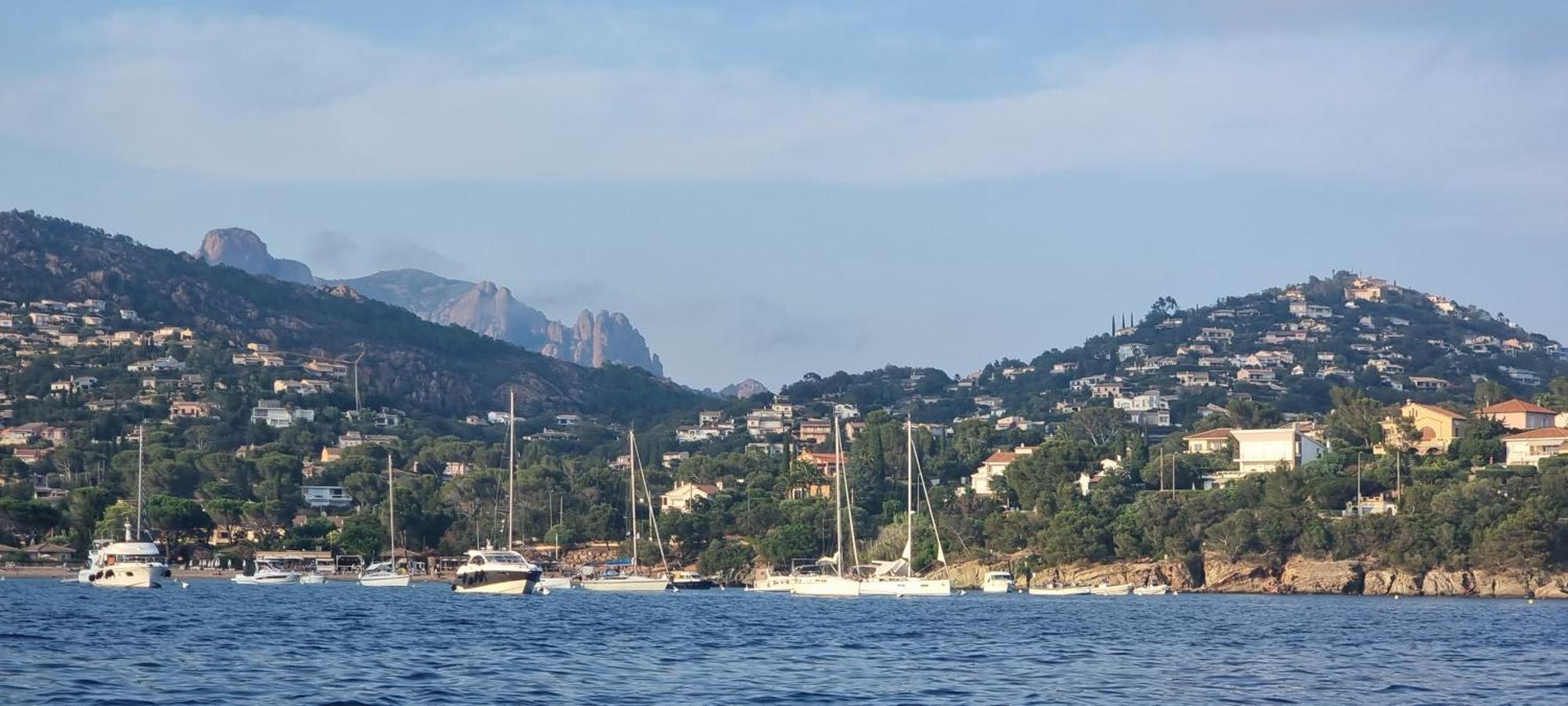 Agay Cap Esterel Village Allee Fleurs - F2 Clim Vue Golf Et Mer - Grande Terrasse Plein Sud Saint-Raphaël Buitenkant foto