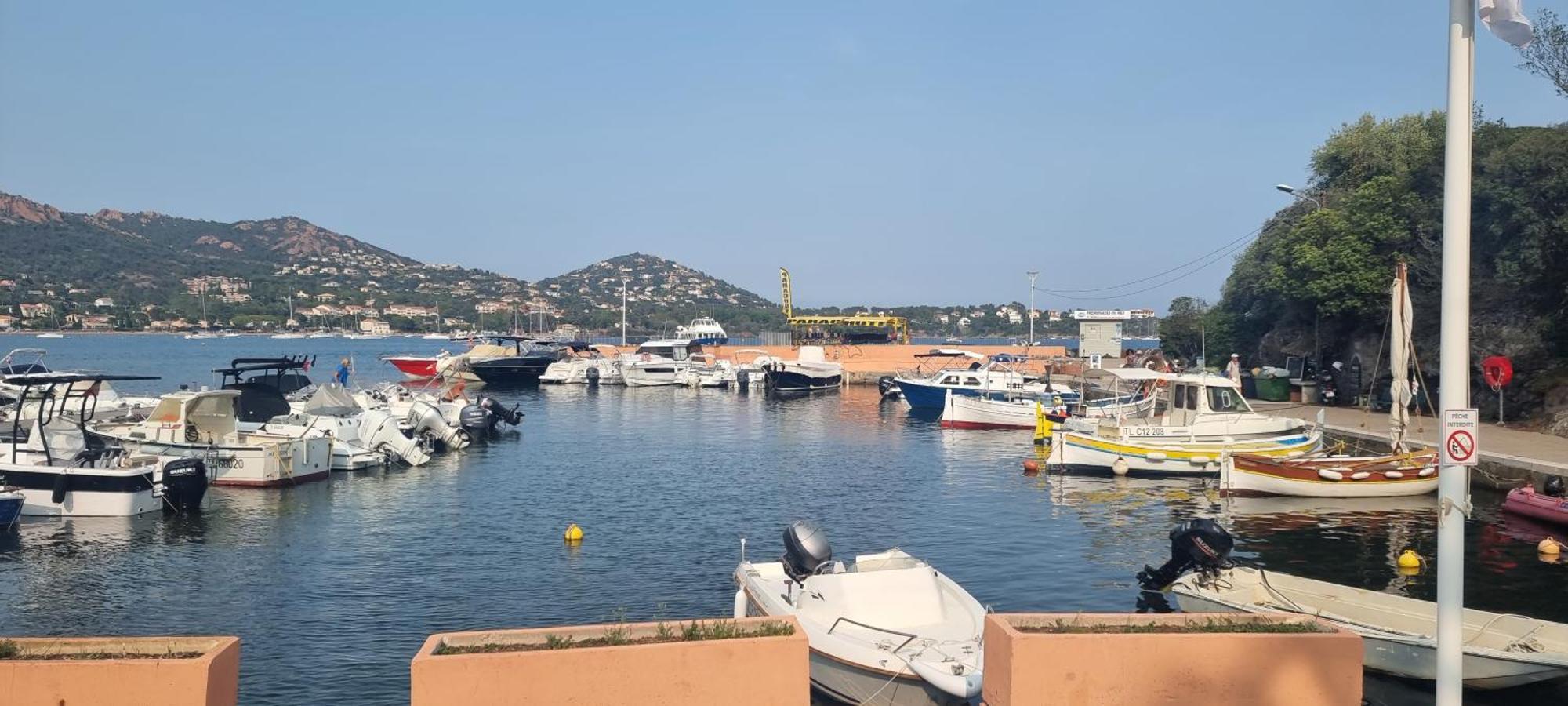 Agay Cap Esterel Village Allee Fleurs - F2 Clim Vue Golf Et Mer - Grande Terrasse Plein Sud Saint-Raphaël Buitenkant foto