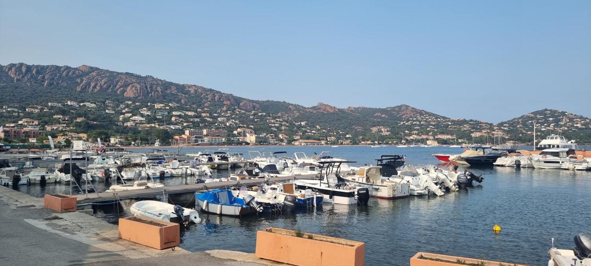 Agay Cap Esterel Village Allee Fleurs - F2 Clim Vue Golf Et Mer - Grande Terrasse Plein Sud Saint-Raphaël Buitenkant foto