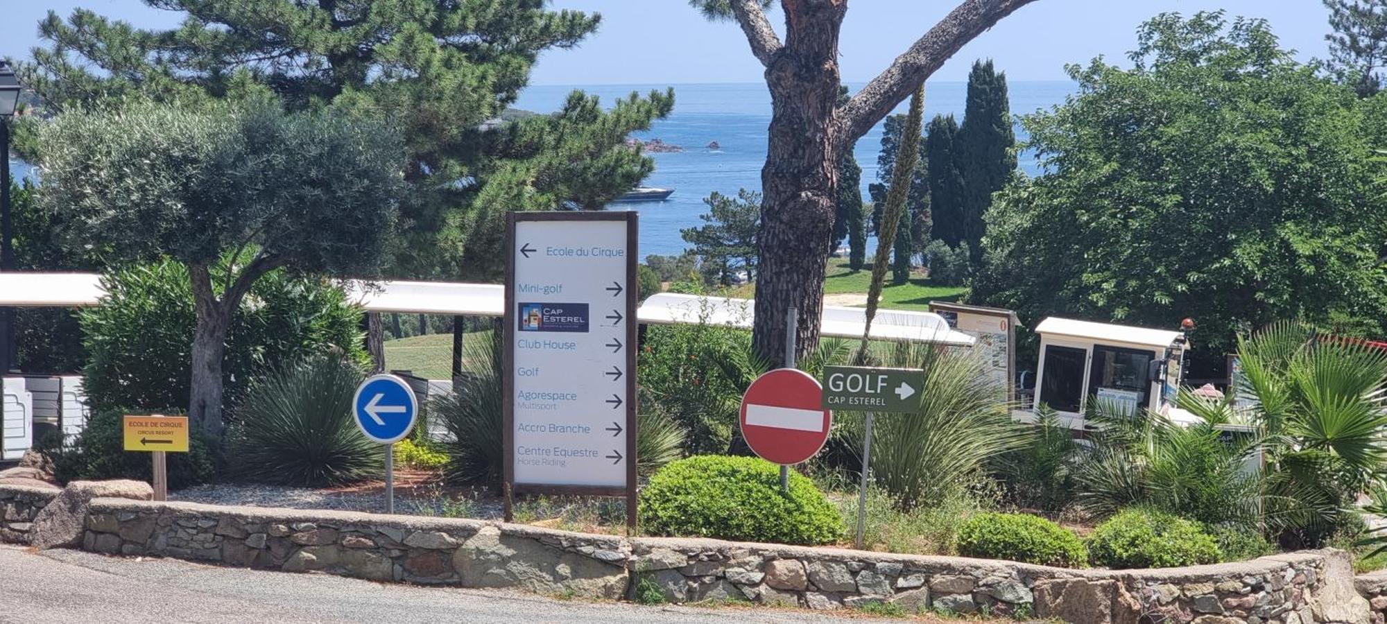 Agay Cap Esterel Village Allee Fleurs - F2 Clim Vue Golf Et Mer - Grande Terrasse Plein Sud Saint-Raphaël Buitenkant foto
