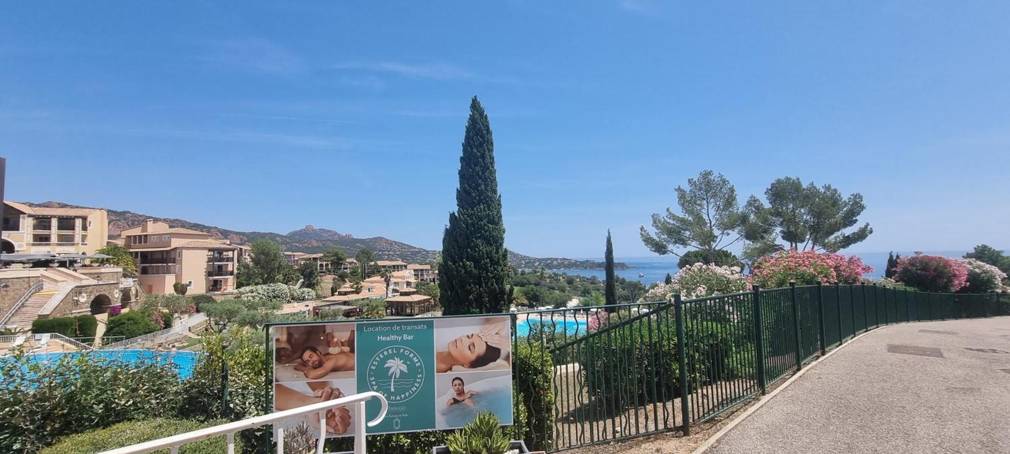 Agay Cap Esterel Village Allee Fleurs - F2 Clim Vue Golf Et Mer - Grande Terrasse Plein Sud Saint-Raphaël Buitenkant foto