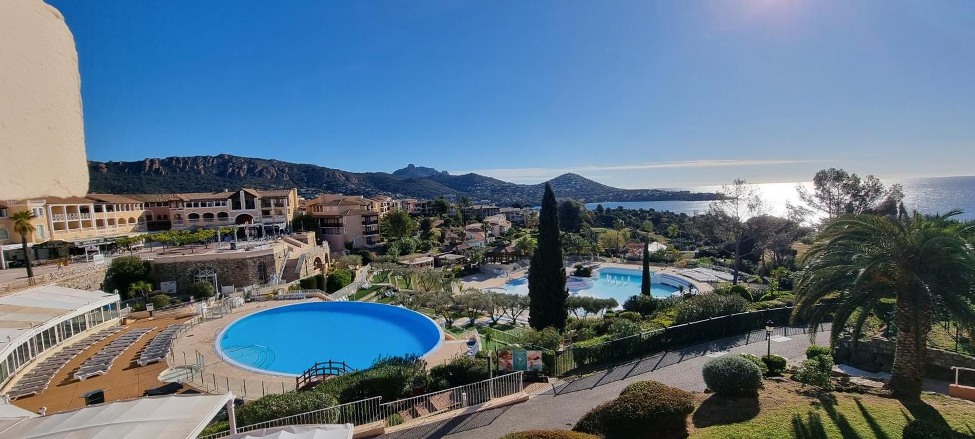 Agay Cap Esterel Village Allee Fleurs - F2 Clim Vue Golf Et Mer - Grande Terrasse Plein Sud Saint-Raphaël Buitenkant foto