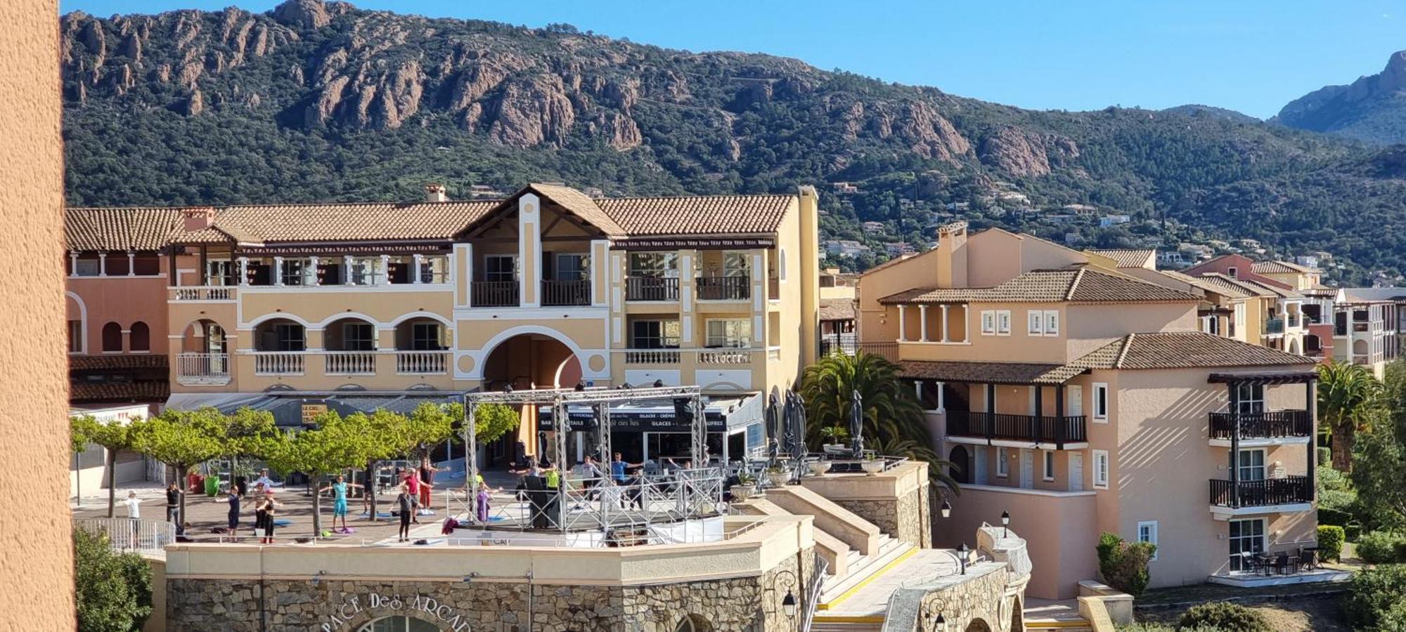 Agay Cap Esterel Village Allee Fleurs - F2 Clim Vue Golf Et Mer - Grande Terrasse Plein Sud Saint-Raphaël Buitenkant foto