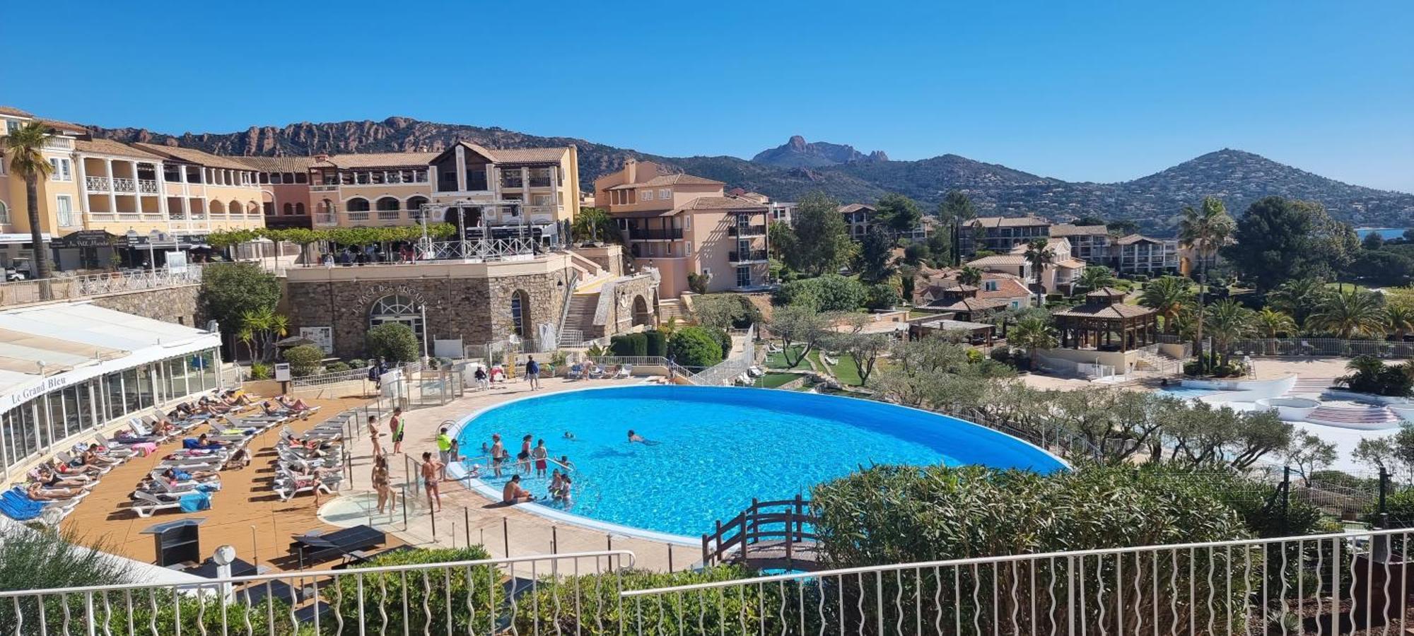 Agay Cap Esterel Village Allee Fleurs - F2 Clim Vue Golf Et Mer - Grande Terrasse Plein Sud Saint-Raphaël Buitenkant foto